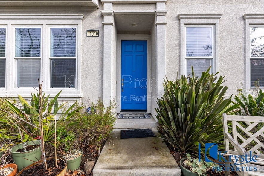 Building Photo - 1010 Madrone Ave