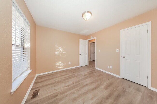 Building Photo - 2135 Jazzman Dr