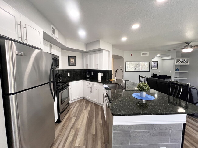 Building Photo - 7280 Westpointe Blvd