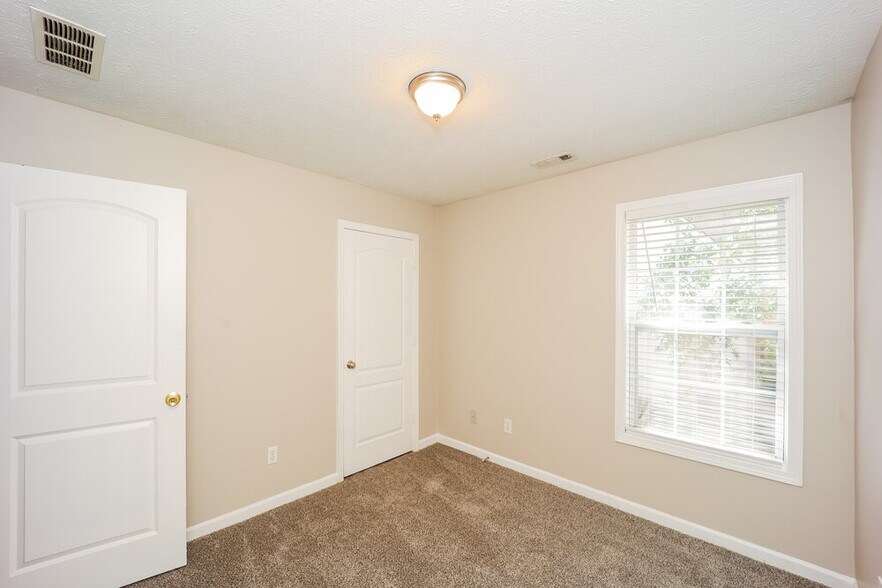 Building Photo - 18 Harper's Farm Dr