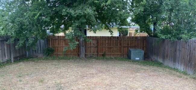Building Photo - 9655 Bratton Dr