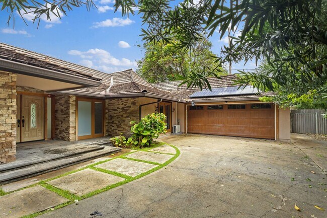 Building Photo - 1135 Kaimoku Pl