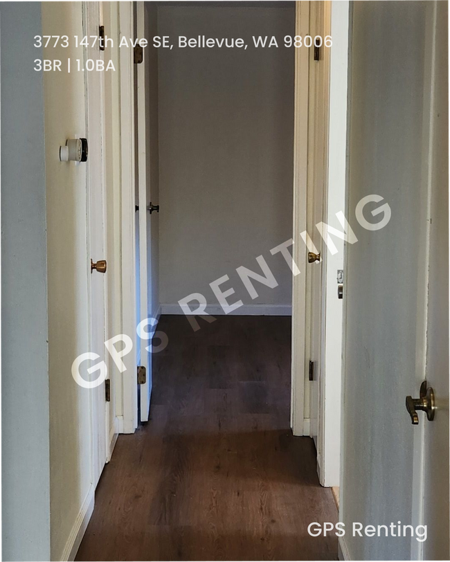 Building Photo - Convenient Location, Spacious Living & Top...