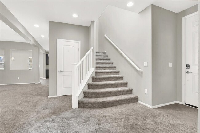 Building Photo - 6732 Journey Hills Ct