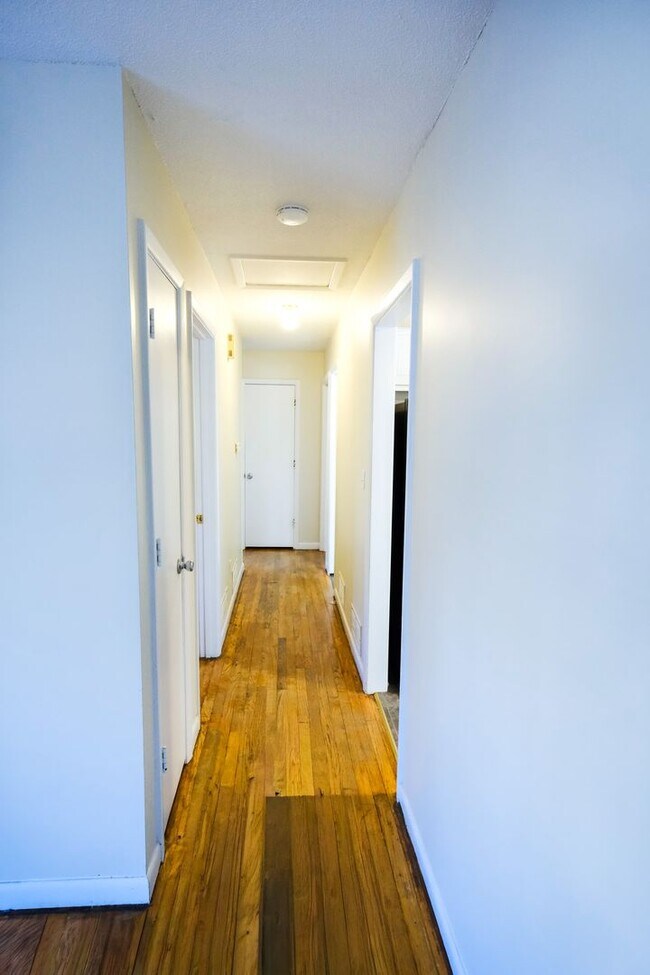 Building Photo - 135 Arrowhead Rd