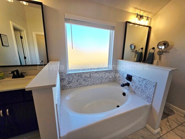 Building Photo - 1101 Sawmill Rd