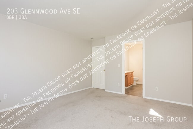Building Photo - 203 Glennwood Ave SE