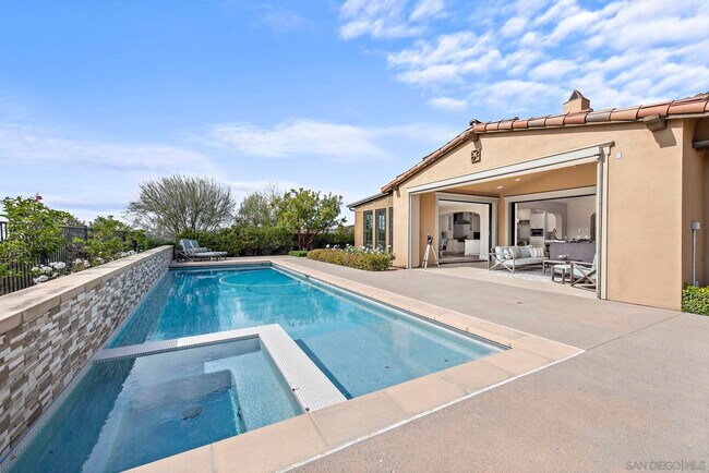 Building Photo - 14748 Valle Del Sur Ct