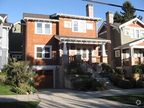 Building Photo - Beautiful finishes, Platinum LEED Certifie...