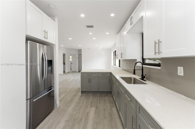 Building Photo - 11532 SW 136th Terrace