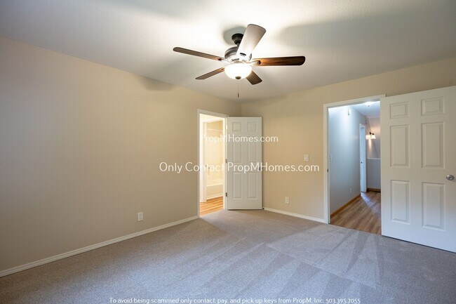 Building Photo - Open-Concept Living with Easy Portland Com...