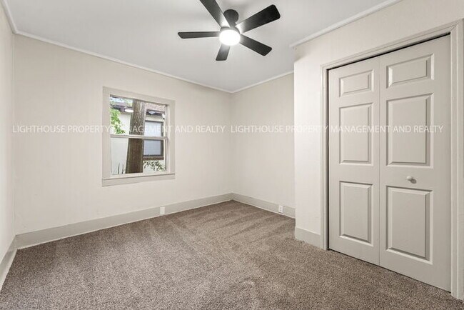 Building Photo - Renovated 3 Bedroom Home With Screened Porch