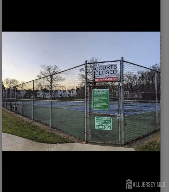 Building Photo - 455 Hawthorne Pl