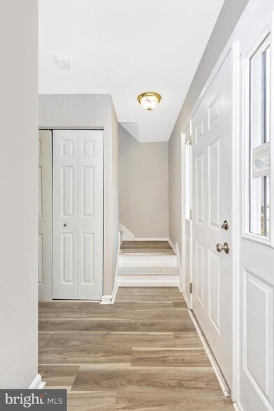 Building Photo - 7249 Mill Run Dr