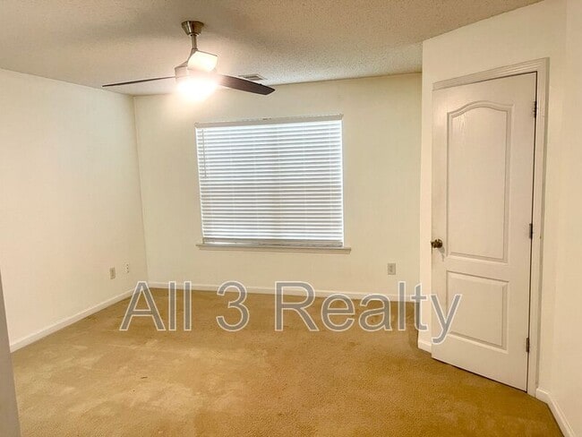 Building Photo - 101 Prattling Ct