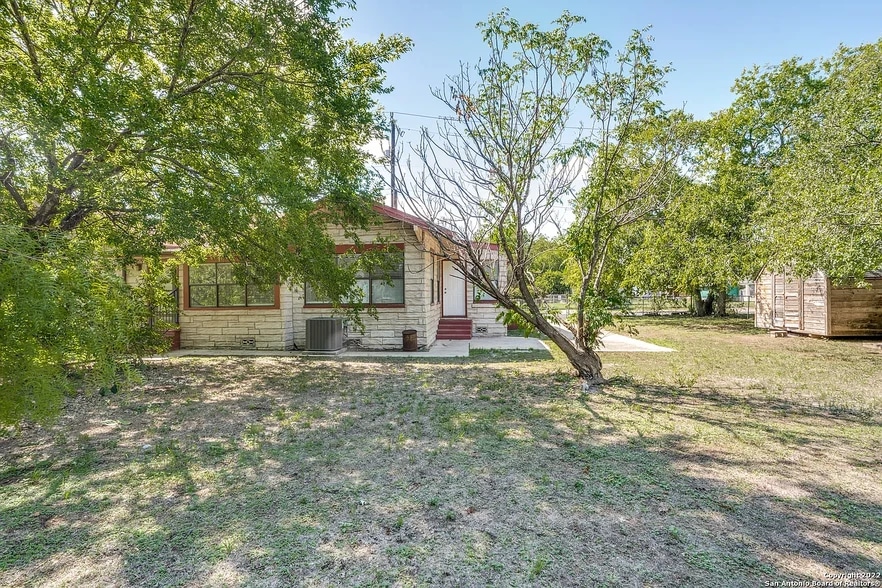 Building Photo - 2739 SE Loop 410