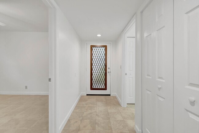 Building Photo - 15364 Lakes of Delray Blvd