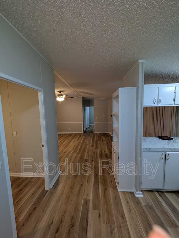 Building Photo - 715 Deer View