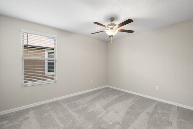 Building Photo - LIKE NEW Home For Rent in Belmont!