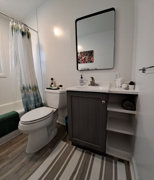 Building Photo - 514 13th Ave