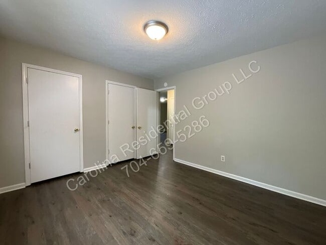 Building Photo - 304 Palm St