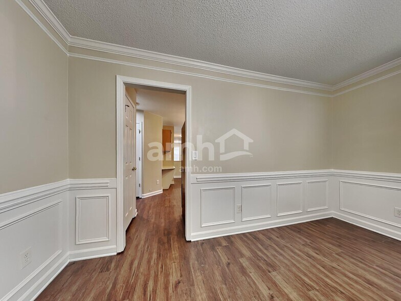 Building Photo - 8703 Coach Wood Ct