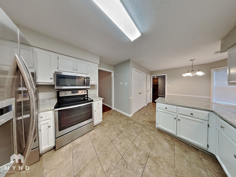 Building Photo - 2433 Dove Glen Cove