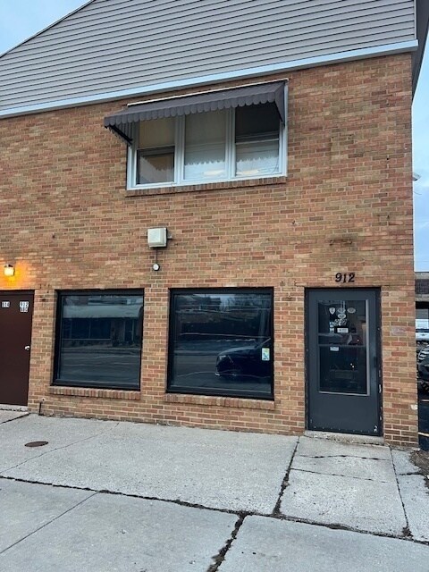 Primary Photo - 912 W Greenwood Ave