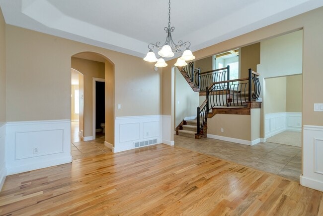 Building Photo - Jewel up in Alpine