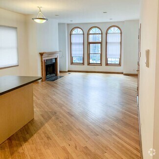 Building Photo - 2732 N Wayne Ave
