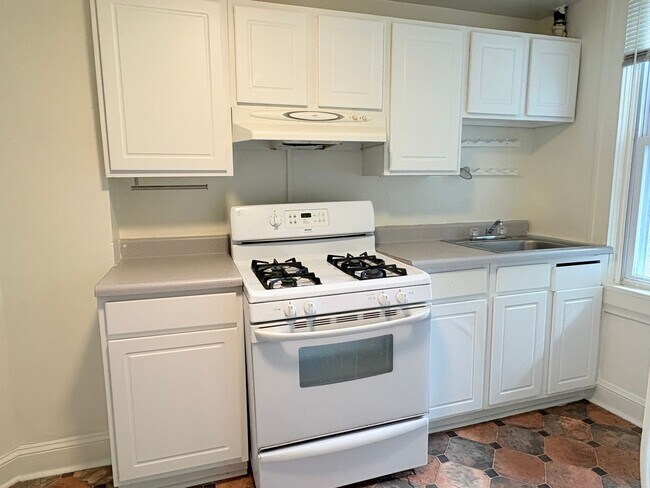 Building Photo - 3209 Guilford Ave