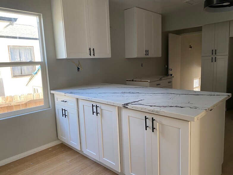 Building Photo - 3027 Olive St