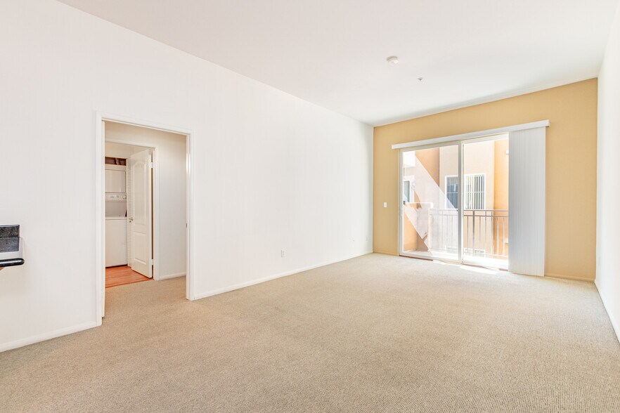 Building Photo - 4060 Glencoe Ave