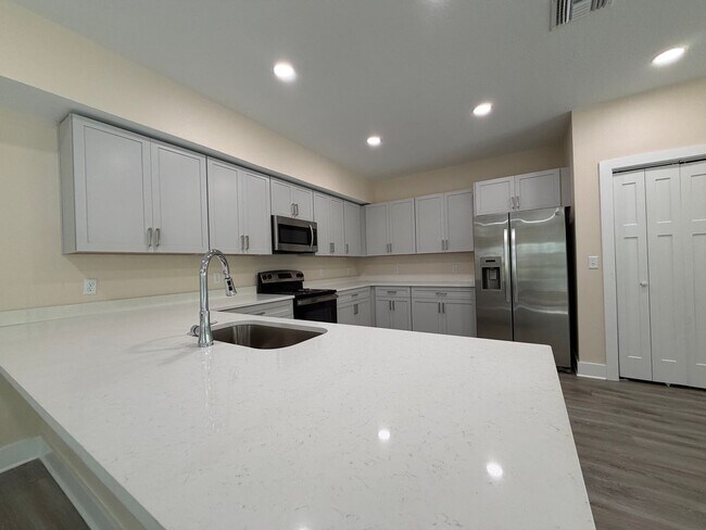 Building Photo - 4409 NW 31st Ave