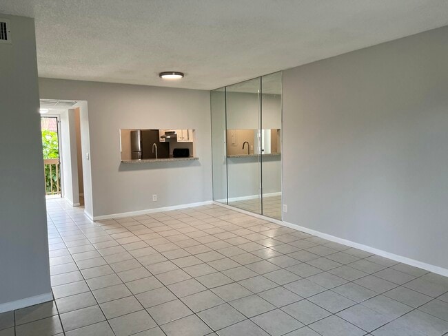 Building Photo - 7149 Golf Colony Ct