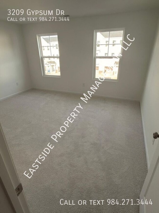 Building Photo - 3209 Gypsum Dr