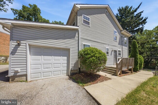Building Photo - 7611 Temple Hill Rd