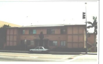 Building Photo - Beverly View Apartments