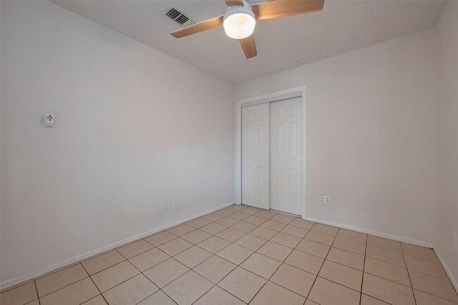 Building Photo - 11009 Crenchrus Ct