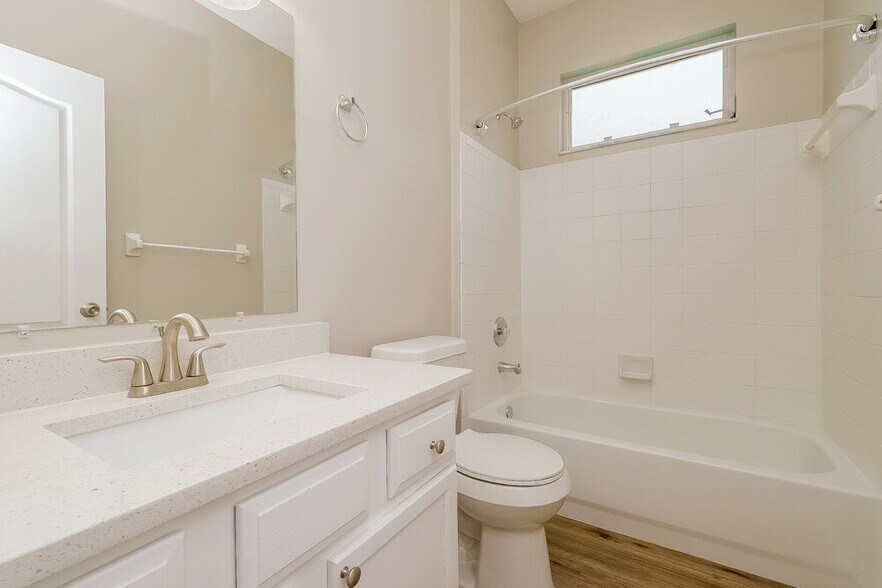 Building Photo - 18211 Hollyhills Way