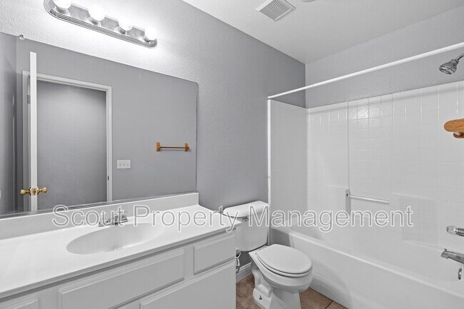 Building Photo - 31654 Granville Dr