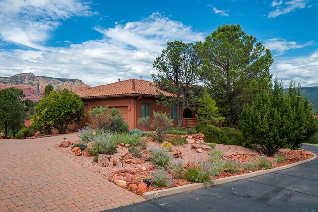 Building Photo - Unfurnished West Sedona Home, 1-year long-...