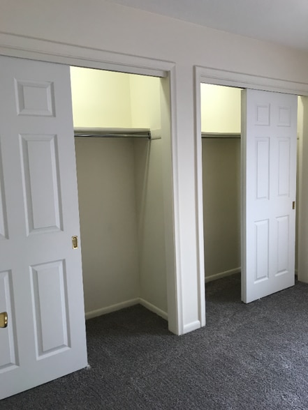 Building Photo - 634 W Foulke Ave