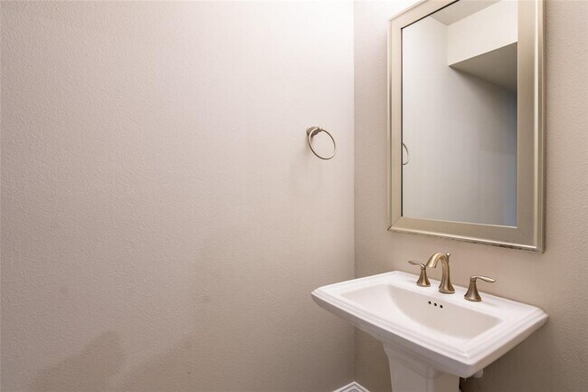 Building Photo - 31226 Shady Arbor Ln