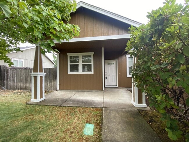 Building Photo - 660 Callahan Dr