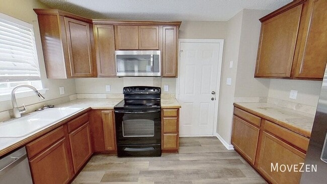 Building Photo - 13531 Willow Falls Rd