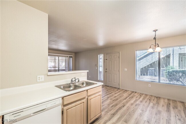 Building Photo - 5710 E Tropicana Ave