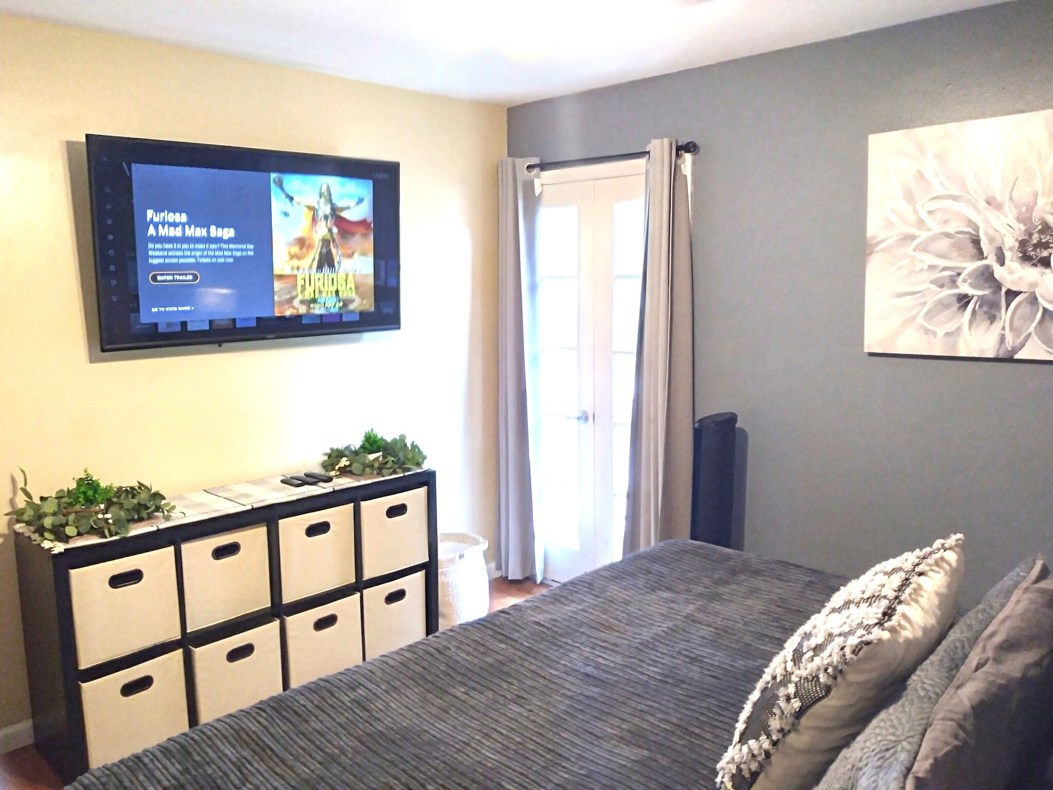 MASTER BEDROOM - 8702 Village Dr