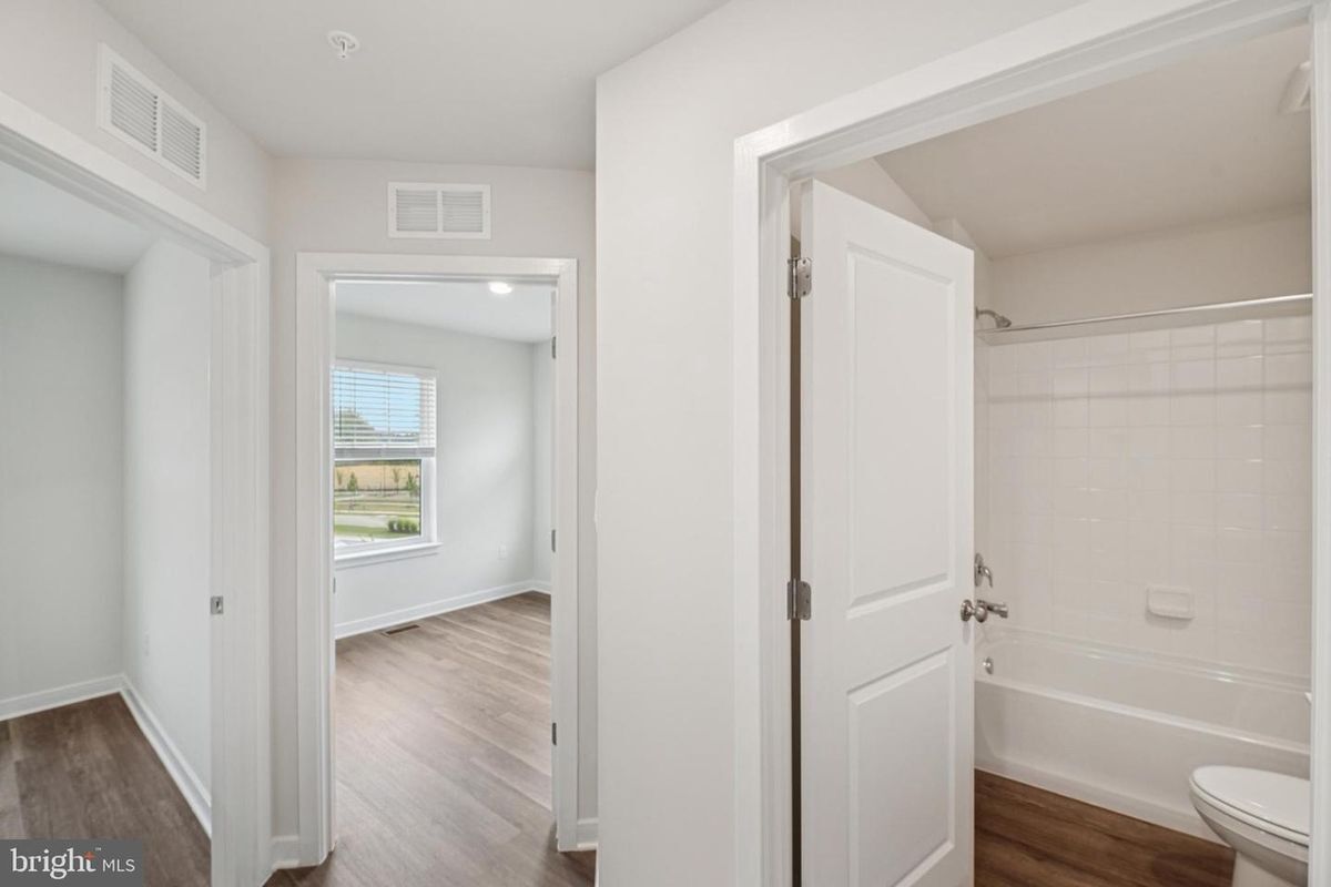 Building Photo - 7446 Fern Gully Way