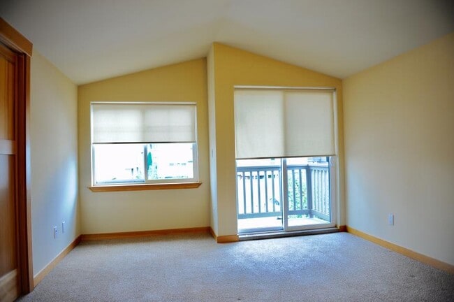 Building Photo - 3 bedroom in Seattle WA 98115